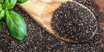 Chia-Samen sind ein exotisches Superfood, das sich in den vergangenen Jahren auch in Deutschland einer wachsenden Beliebtheit erfreut hat. (Bild: nataliazakharova/fotolia.com)