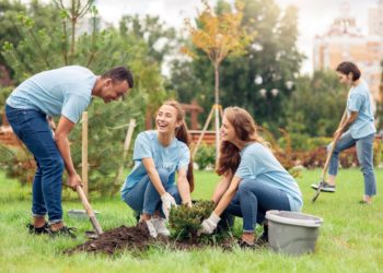 Eine verbesserte Verbundheit mit der Natur wirkt sich positiv auf die körperliche Gesundheit und Psyche aus. (Bild: Viktoriia/Stock.Adobe.com)