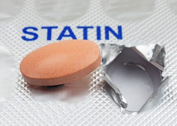 Statin-Tablette auf einem Medikamentenblister