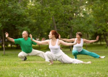 Wie wirksam ist Tai Chi zur Verbesserung der Gesundheit und des Wohlbefindens bei Menschen mit Herzerkrankungen? (Bild: ulza/Stock.Adobe.com)