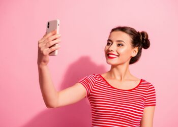 Werden in naher Zukunft Herzerkrankungen durch einfache Selfies erkannt werden können? (Bild: deagreez/Stock.Adobe.com)